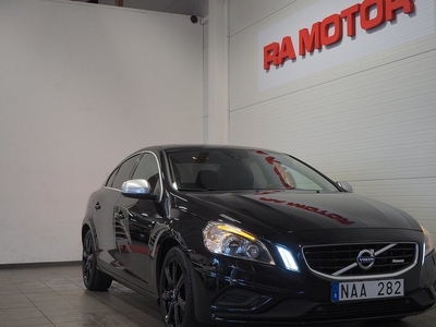 Volvo S60T4F Automat Momentum | R-Design | Taklucka | Navi 2013, Sedan