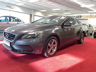 Volvo V40 D2 Powershift Momentum kamrembytt