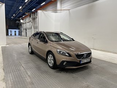 Volvo V40 D3 Cross Country 150hk Summum VOC Värmare Keyless