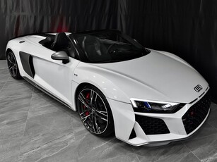 Audi R8 Spyder performance 5.2 V10 FSI Skalstolar B&O 620hk