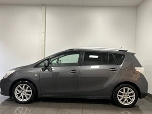 Toyota Verso 2.2 D-4D Navi / B-Kam / Drag / M-Värme