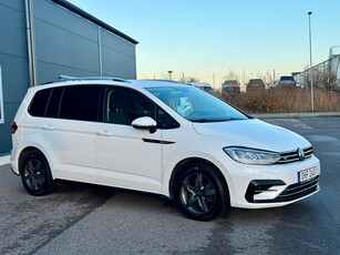 Volkswagen Touran 2.0 TDI DPF SCR Base 7 sits