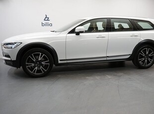 Volvo V90 Cross Country D4 AWD Pro, Dragkrok, Navigation, on call