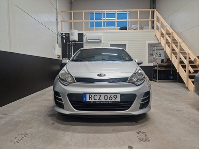 Kia Rio 5-dörrar 1.2 NYBESS ÅRSSKATT 360kr