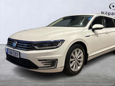 Volkswagen Passat Sportscombi GTE ACC / Motorvärmare / Skinn