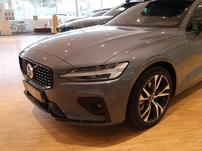 Volvo V60 B4