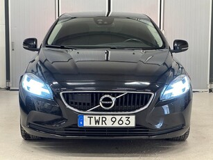 Volvo V40 D2 120HK MOMENTUM BLIS BKAM VOC DVÄRM NAVI ADAPTIV