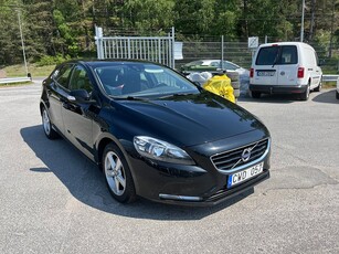 Volvo V40 T2 120hk Kinetic 12100 mil Dragkrok Nybytt kamrem