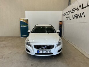 Volvo V60 D3 Momentum Euro 5 SKINN / DRAG / Full Servad