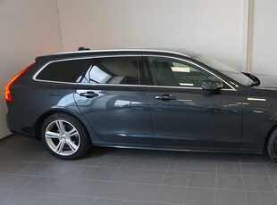 Volvo V90 D4 Momentum SE II