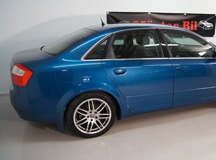 Audi A4 Sedan 2.5 TDI V6 quattro