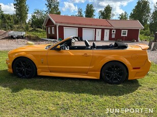 Ford Mustang V6 Convertible