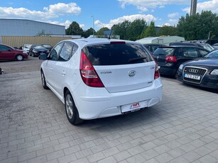 Hyundai i30 1.6 CRDi Business 116hk | NYBESIKTAD SoV-hjul