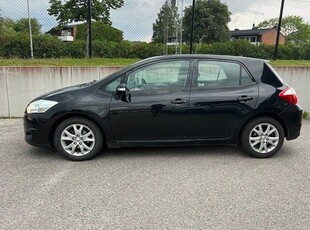 Toyota Auris5-dörrar 1.6 Valvematic Motorvärmare V-hjul 2012, Halvkombi