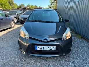 Toyota Yaris Hybrid e-CVT Nybes NyServad M/K-Värme Euro 5