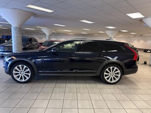 Volvo V90 Cross Country D4 AWD Momentum Panorama H&K Skinn