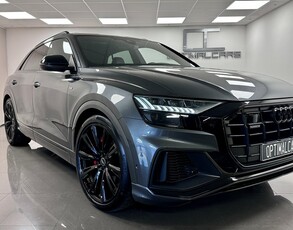 Audi Q8 60TFSi e Q S-LINE Pano Valcona Lågmil Laser SE SPEC*