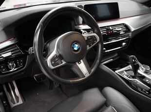 BMW 520 5-serie d xDrive Touring M-Sport HUD Pa+ Pano Värmare Comfort Dr