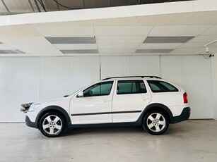 Skoda Octavia Scout 2.0 TDI 140HK 4x4 Drag D-Värmare M-Värmare