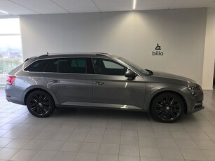 Skoda Superb iV Kombi 156hk läder L&K Pano Kamera Black Week