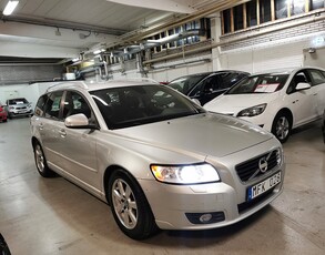 Volvo V50 D2 Momentum Euro 5& Kamrembyt& Servad