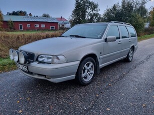 Volvo V70 2.4 170HK CLASSIC