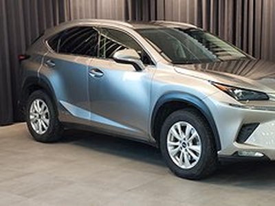 Lexus NX 300h AWD 2.5 AWD E-CVT Drag V-Däck Navigator Skinn