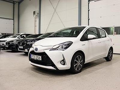 Toyota Yaris Hybrid e-CVT B-Kamera Nyservad Nybesiktig 101hk