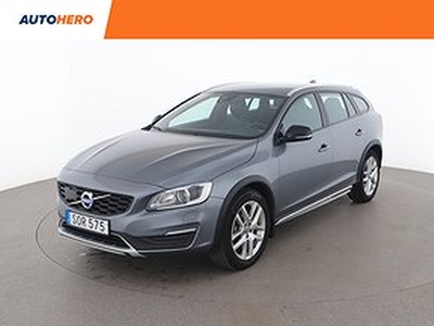 Volvo V60 Cross Country D4 AWD Summum / VOC, Drag, Värmare