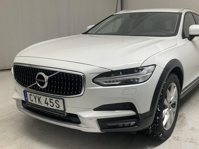 Volvo V90D4 Cross Country AWD 2020, Kombi