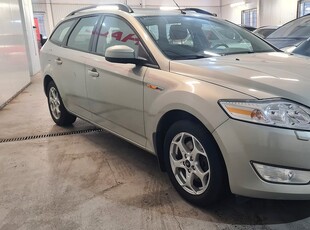 Ford Mondeo 2.0 , 145 Hk , Årsskatt 1218:- .......