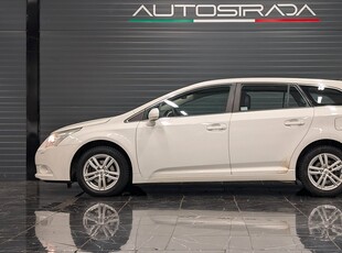 Toyota Avensis Kombi 2.0 | Business | 6-Växlad | Kamekedja |