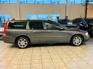 Volvo V70 2.4 Classic Momentum Lågmilare en/ägare 140hk Drag