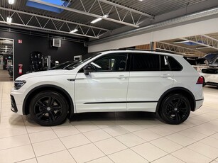 Volkswagen Tiguan TDi 190HK DSG 4M Black R-Line / Cockpit / Drag / Värm...