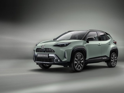 Toyota YarisCross 1,5 HYBRID NYA CROSS 2024, Halvkombi