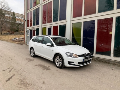 Volkswagen Golf Sportscombi 1.4 Apple CarplayAutomat Räntefritt Pvärmare Kamera