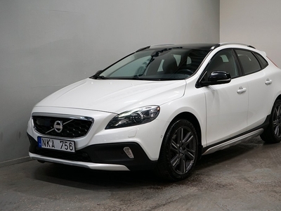 Volvo V40 Cross Country D3 150hk Summum Pano Drag D-värme