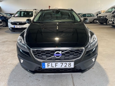 Volvo V40 Cross Country D4 Geartronic Summum Nybesiktad