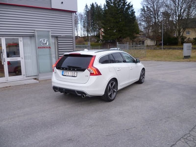 Volvo V60 D5 Momentum, R-Design