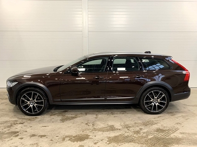 Volvo V90 Cross Country D5 AWD PRO Edition Pano B&W BLIS 235hk 2017