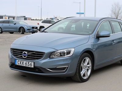 Volvo V60D5 Plug-in Hybrid AWD Classic, Momentum 2018, Kombi