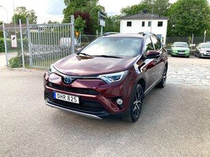 Toyota RAV4 HYBRID E-FOUR 2.5 i-AWD 197HK / DRAG / NAVI