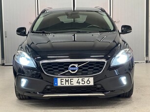 Volvo V40 Cross Country D3 150Hk PANO NAVI DVÄRM VOC DRAG