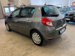 Renault Clio 5-dörrars Halvkombi 1.2 75hk Motorvärmare / S+V