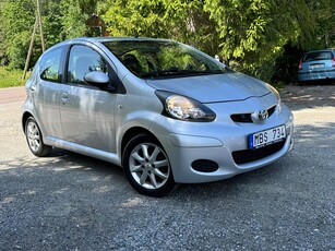 Toyota Aygo 5-dörrar 1.0 VVT-i. 15000 Mil, S/V Hjul, AC