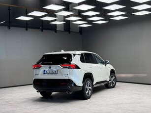 Toyota RAV4 Plug-in Hybrid E-CVT Launch Edition / JBL / Navi