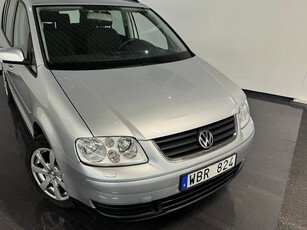 Volkswagen Touran 2.0 FSI 7 Sits Drag Nybesiktad Kamrembytt