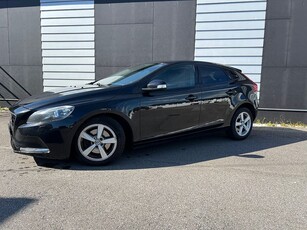 Volvo V40 D2 Powershift Automat Kinetic Euro 5 Besiktigad