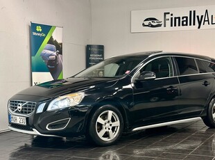 Volvo V60 T3 Summum. NYBESIKTAD & NYSERVAD