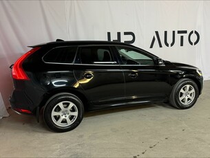 Volvo XC60 D4 AWD Momentum Navi Drag Lågmil Bra skick